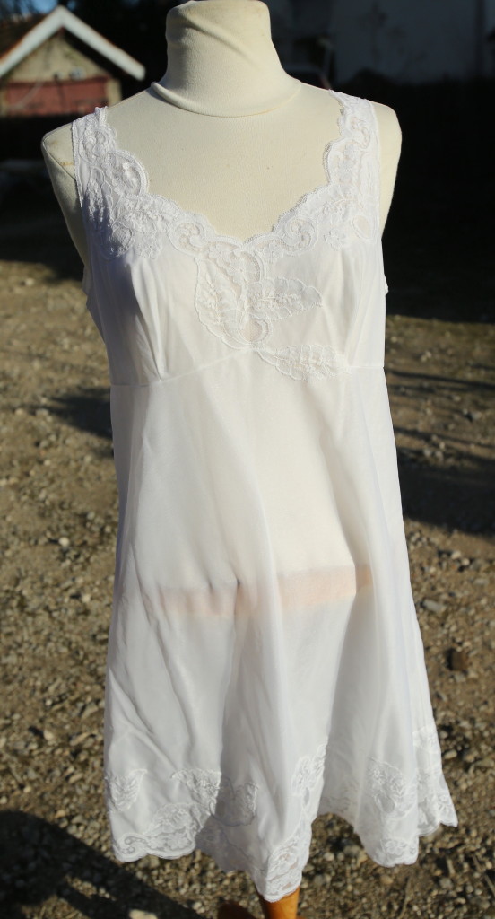 BELLE COMBINAISON FOND de robe vintage nylon blanc MARGARETT 42 neuv